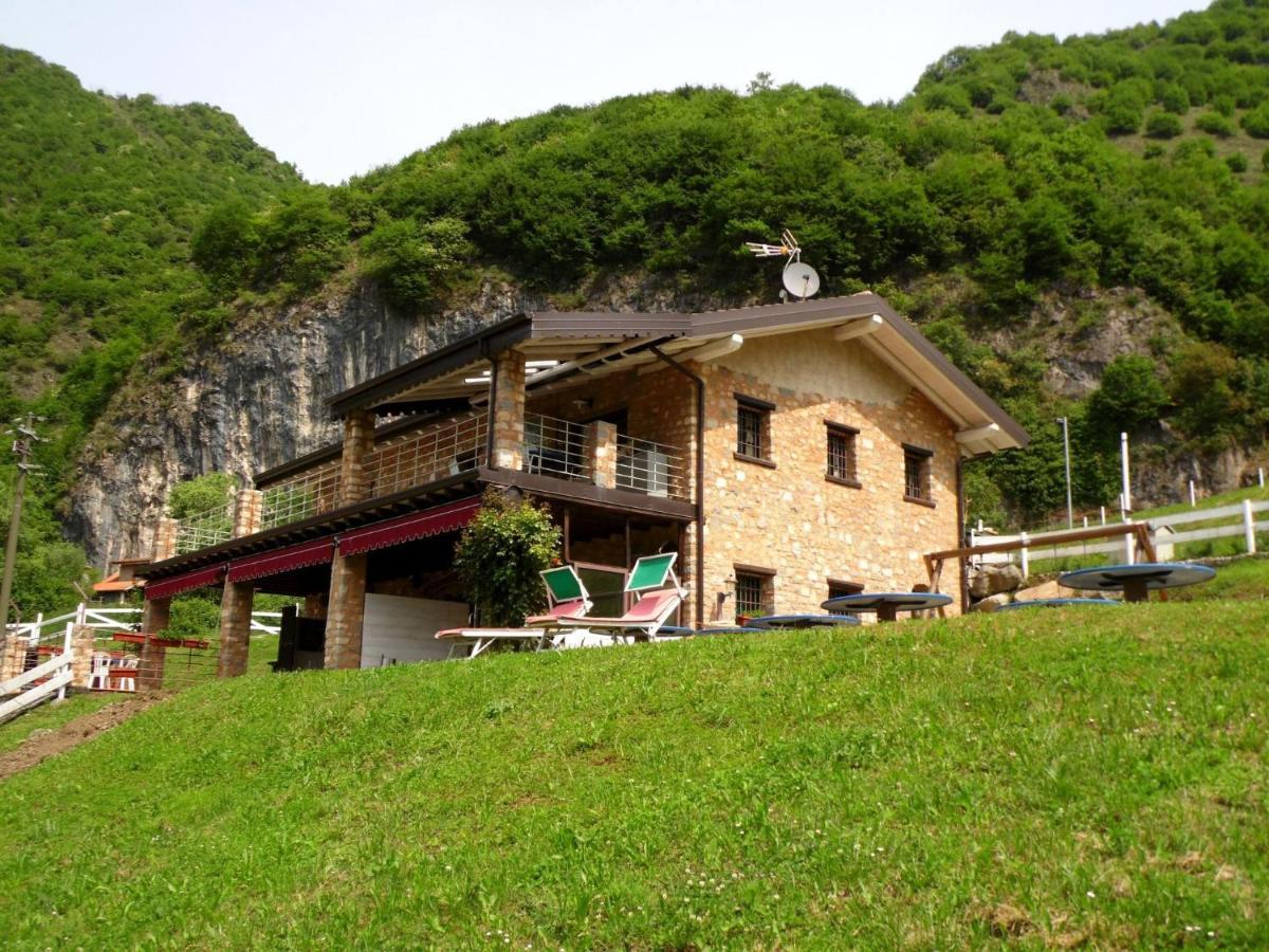 In A Green And Relaxing Atmosphere With Pool And Stunning Lake View Villa Marone Eksteriør billede